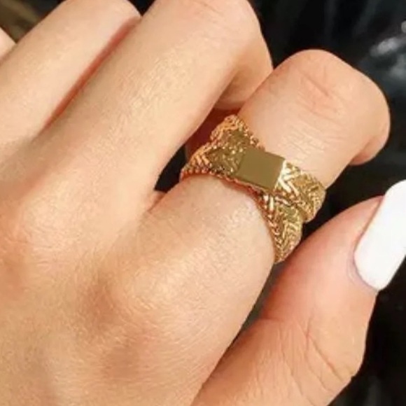 Jewelry - Gold Wrap Ring NWT